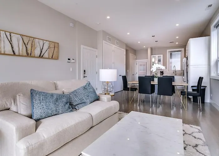 Stunning Condo #2 - Downtown River North