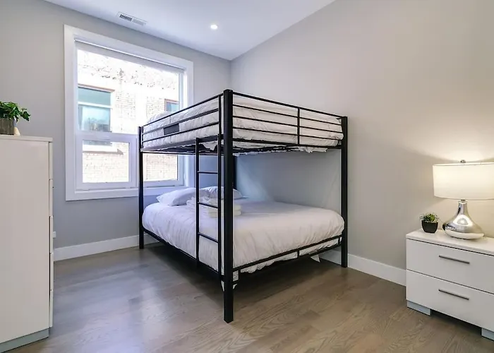 Stunning Condo #2 - Downtown River North